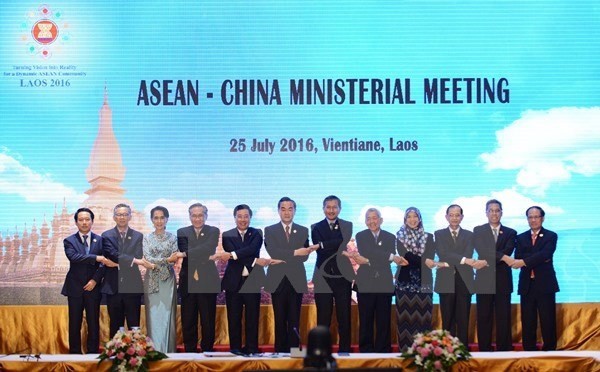 Trung Quoc - ASEAN cam ket giai quyet tranh chap Bien Dong